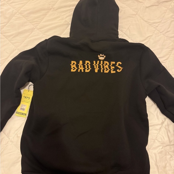 Members only, mood Bad Vibes embroidered hoodie. Men’s medium. New with tags. - Picture 3 of 5